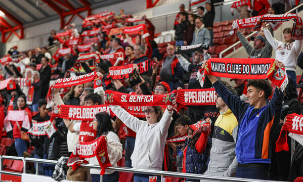 Adeptos do Benfica no Pavilh&#227;o Fidelidade