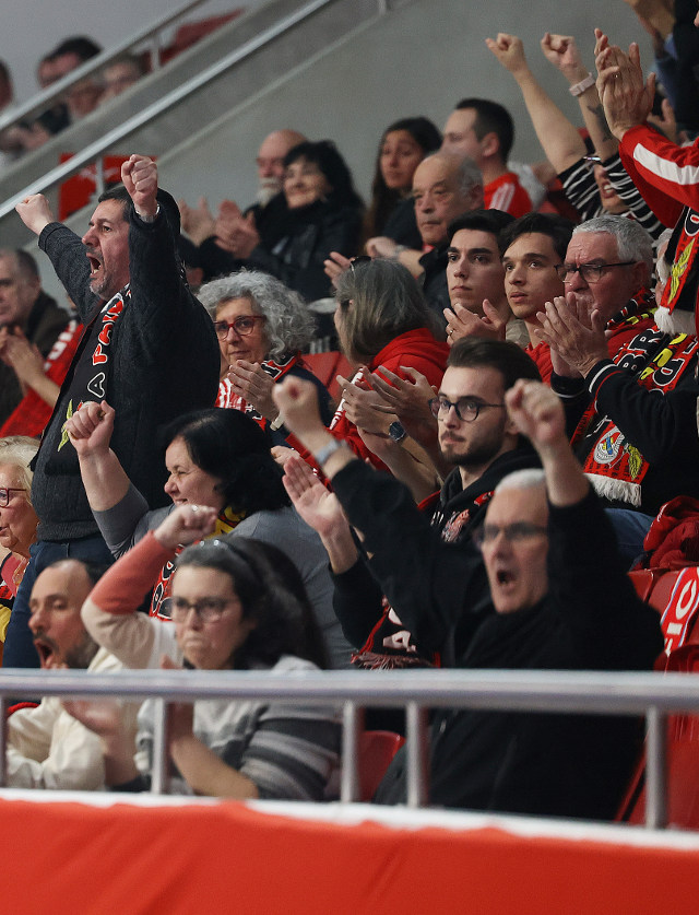 Adeptos do Benfica no Pavilh&#227;o n.&#186; 2 da Luz