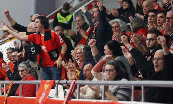 Adeptos do Benfica no Pavilh&#227;o n.&#186; 2 da Luz