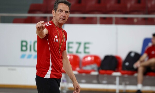 Treinador Luís Monteiro