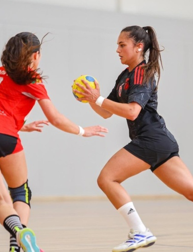 Catarina Bernardino com bola