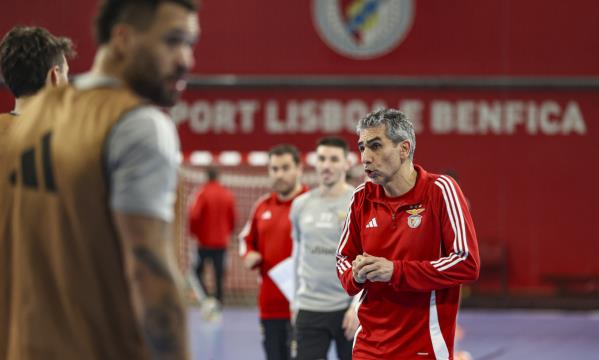 Jota Gonz&#225;lez durante o treino