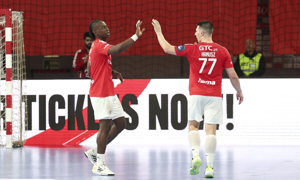 Stiven Valencia e Egon Hanusz