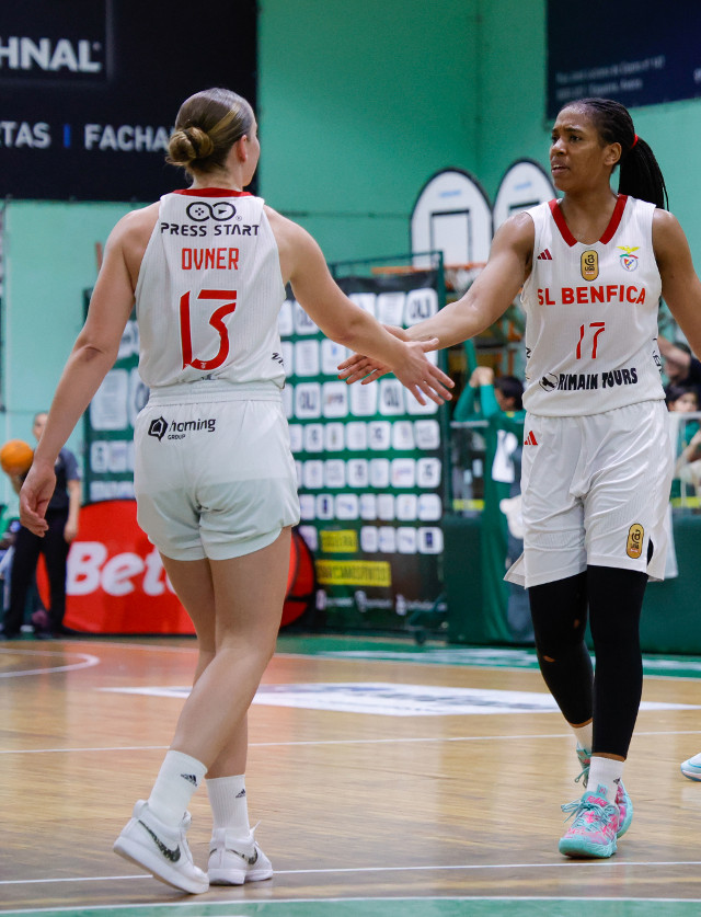 Evelyn Ovner, Isabela Quevedo e In&#234;s Faustino