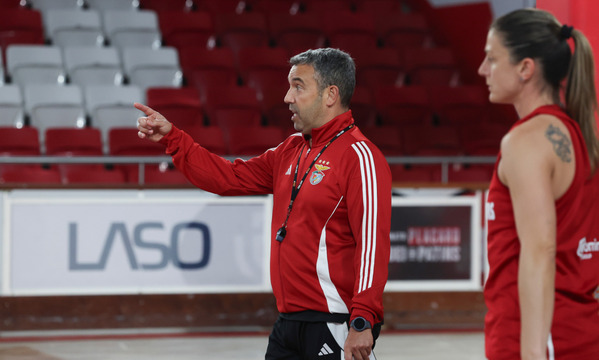 Treinador Eug&#233;nio Rodrigues