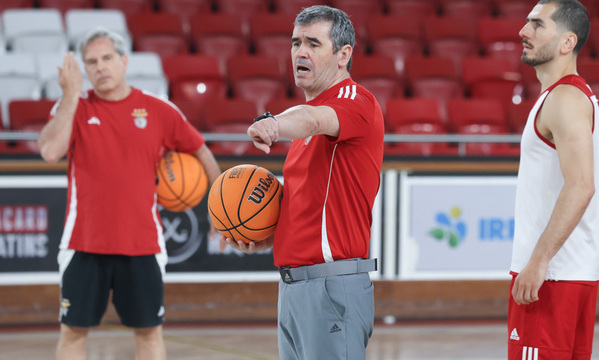 Treinador Norberto Alves