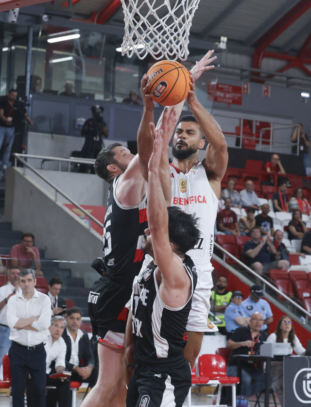 Aaron Broussard foi o melhor pontuador do jogo, a par de Trey Drechsel