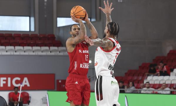 MVP: Betinho Gomes marcou 32 pontos, um recorde pessoal ao servi&#231;o do Benfica