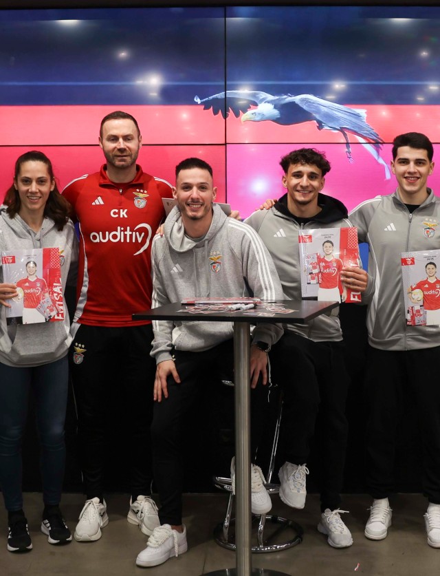 Lançamento da caderneta de cromos