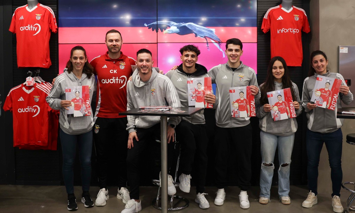 Lançamento da caderneta de cromos