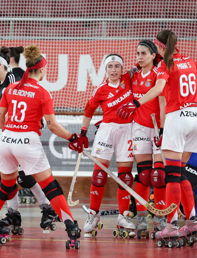 Equipa do Benfica festejou uma dezena de golos