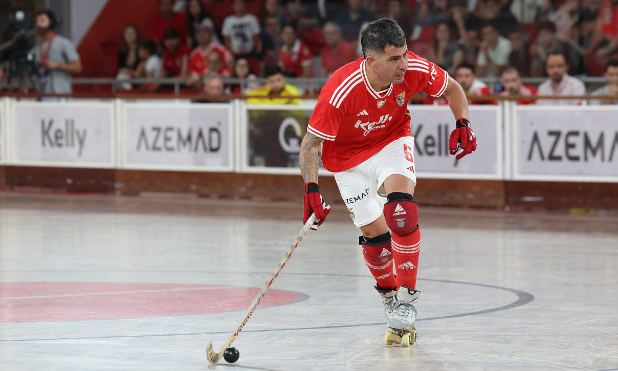 Carlos Nicolía