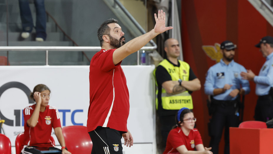 CD Fiães-Benfica
