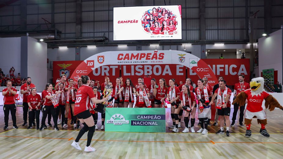 Equipa feminina de voleibol do Benfica: campeã nacional