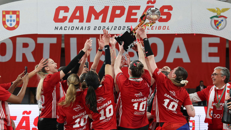 Equipa feminina de voleibol do Benfica: campeã nacional