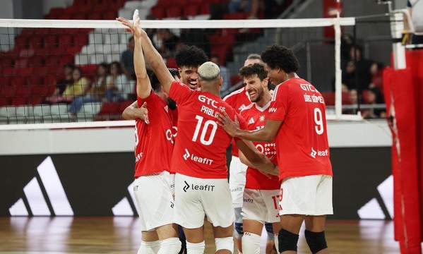 Equipa do Benfica celebrou mais uma vit&#243;ria