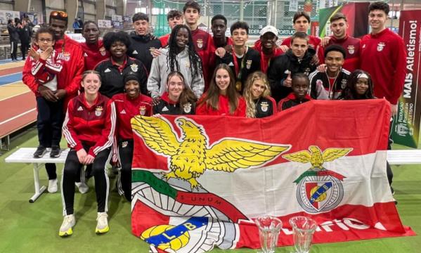 As equipas feminina e masculina de atletismo do Benfica