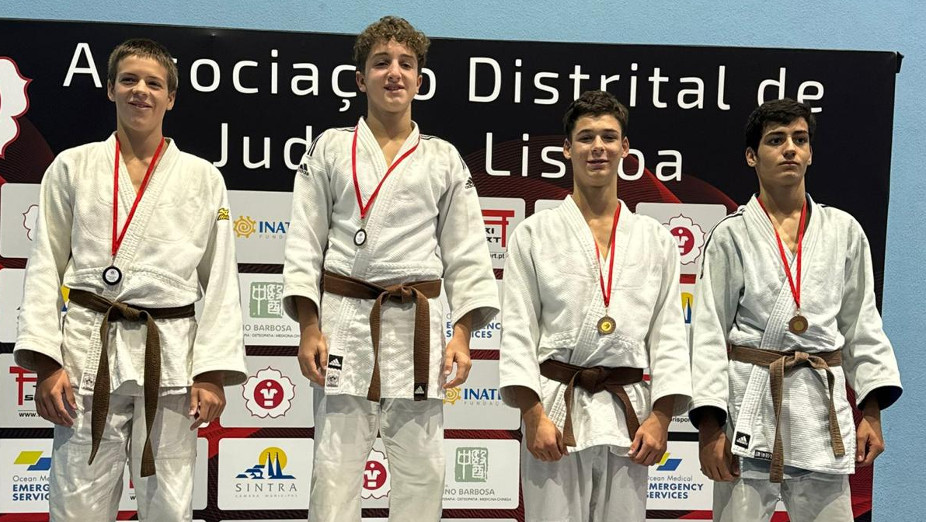 Pedro Mota com a medalha de bronze