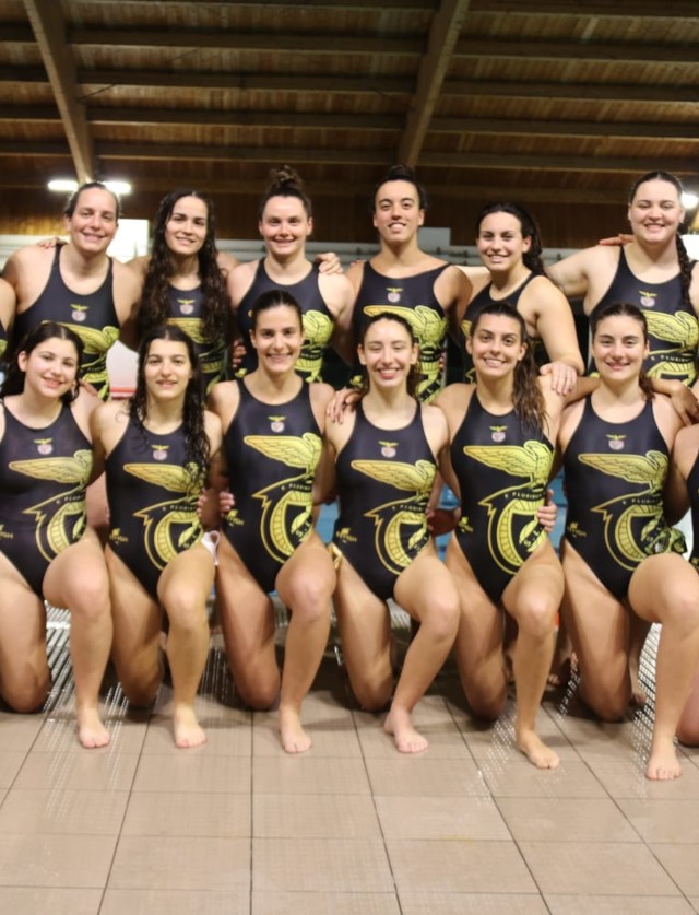 Equipa feminina de polo aqu&#225;tico do Benfica