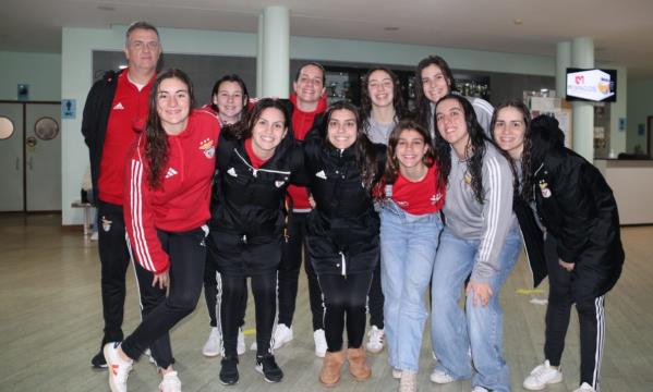 Equipa feminina de polo aqu&#225;tico do Benfica