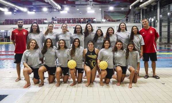 Equipa feminina de polo aqu&#225;tico do Benfica