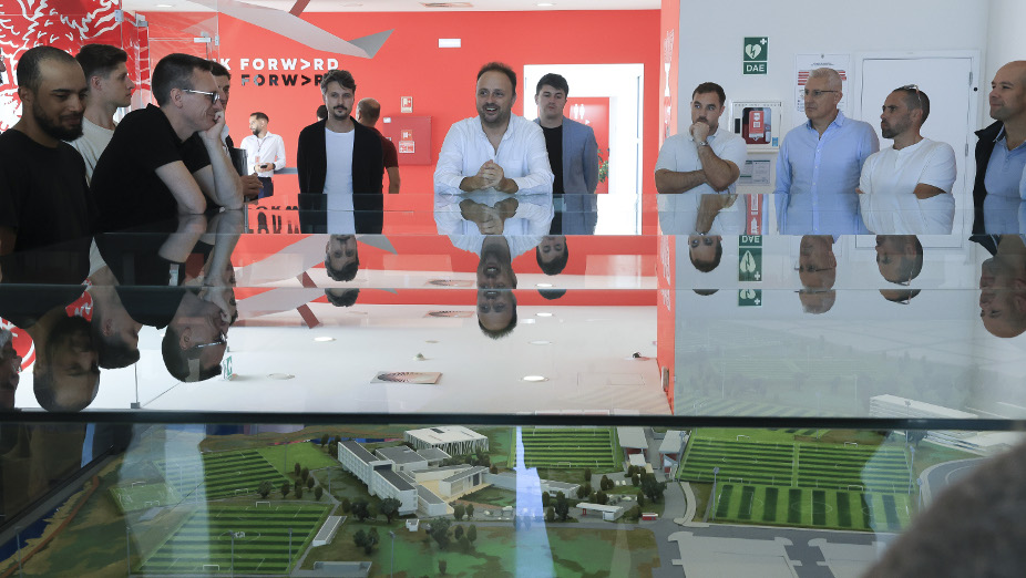 Visita da Liga francesa ao Benfica Campus