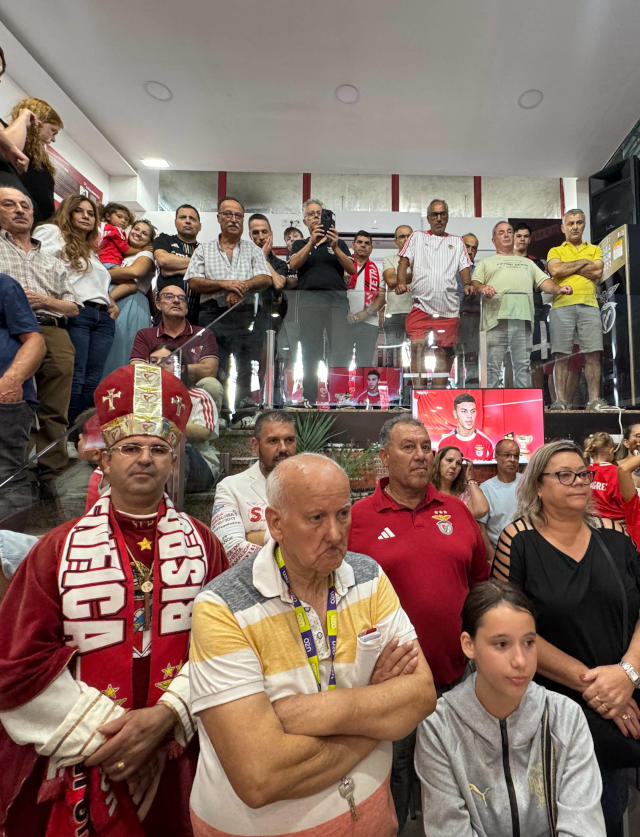 Benfiquistas na reabertura da Casa Benfica Barcelos
