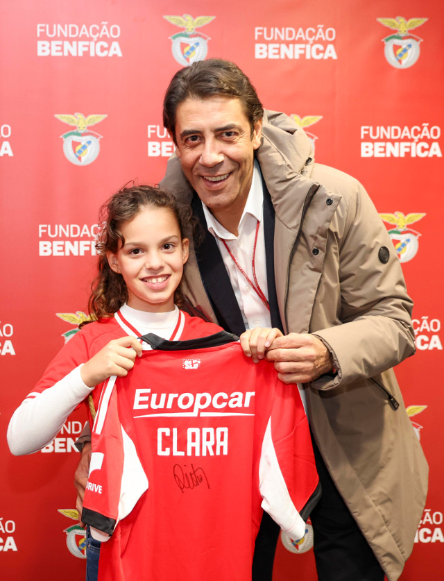 A jovem Clara com o Presidente Rui Costa