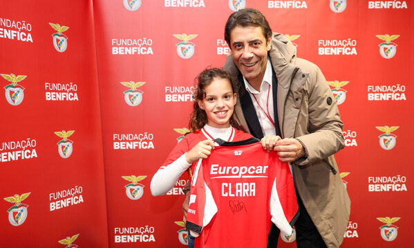 A jovem Clara com o Presidente Rui Costa