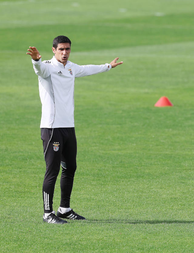 Treinador Ivan Baptista