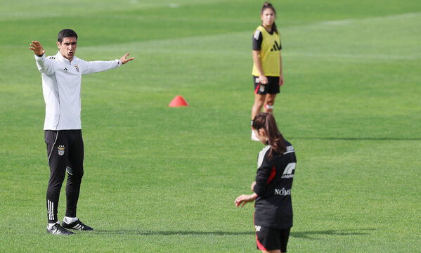 Treinador Ivan Baptista