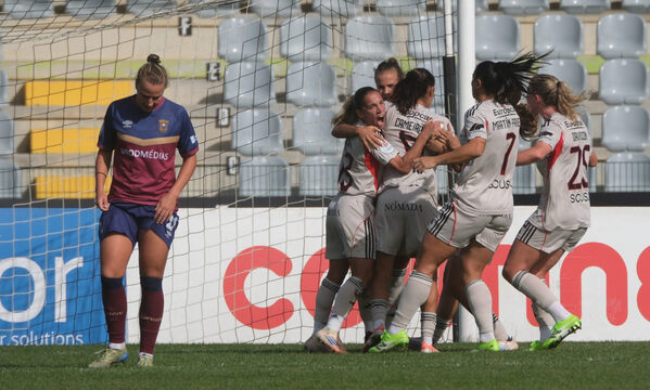 A festa do primeiro golo das &#225;guias diante do Torreense