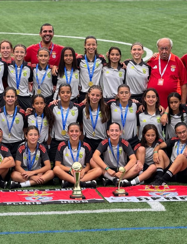 Equipa Sub-14 do SL Benfica celebrou a conquista da DonostiCup 2025, em San Sebasti&#225;n