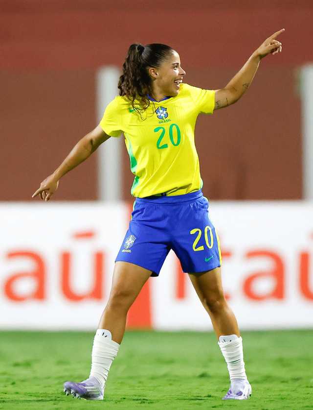 Ana Clara Oliveira em a&#231;&#227;o pelas Sub-20 do Brasil