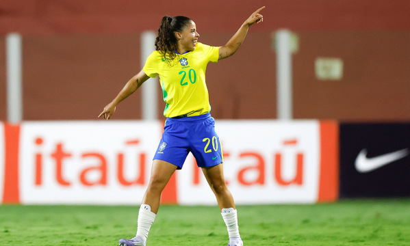 Ana Clara Oliveira em a&#231;&#227;o pelas Sub-20 do Brasil