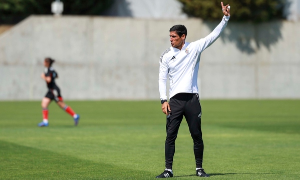 Treinador Ivan Baptista