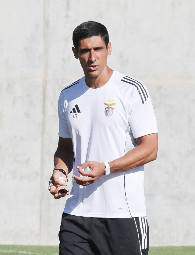 Treinador Ivan Baptista