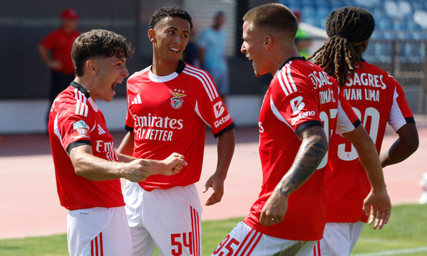Gon&#231;alo Moreira a festejar o seu primeiro golo na Liga 2