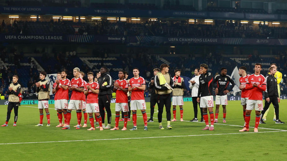 Equipa do Benfica agradece aos adeptos