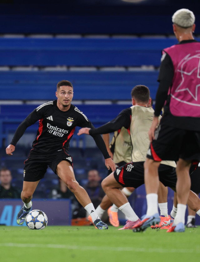 Ivanovic com a bola