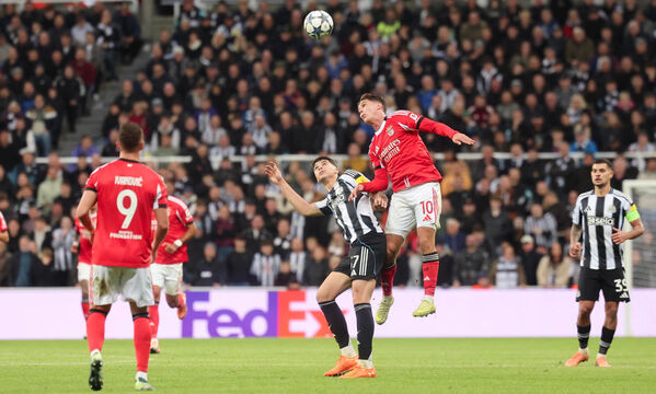 Sudakov disputa um duelo aéreo