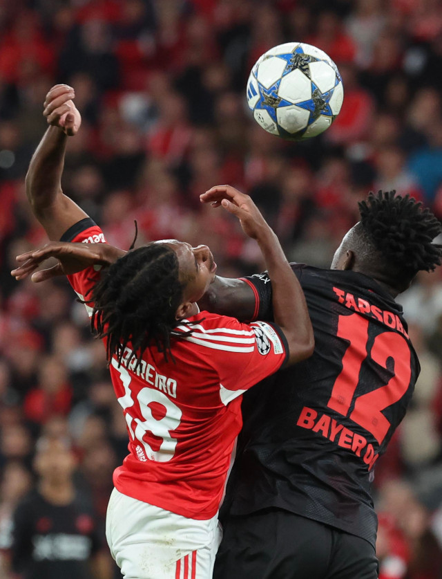 Lance muito pol&#233;mico na Luz... falta sobre Barreiro na &#225;rea