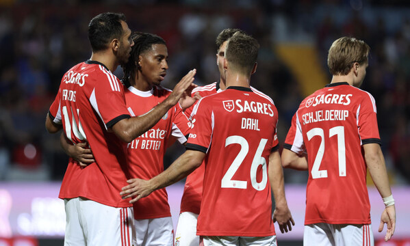 C&#233;l&#233;brations de Benfica &#224; Chaves