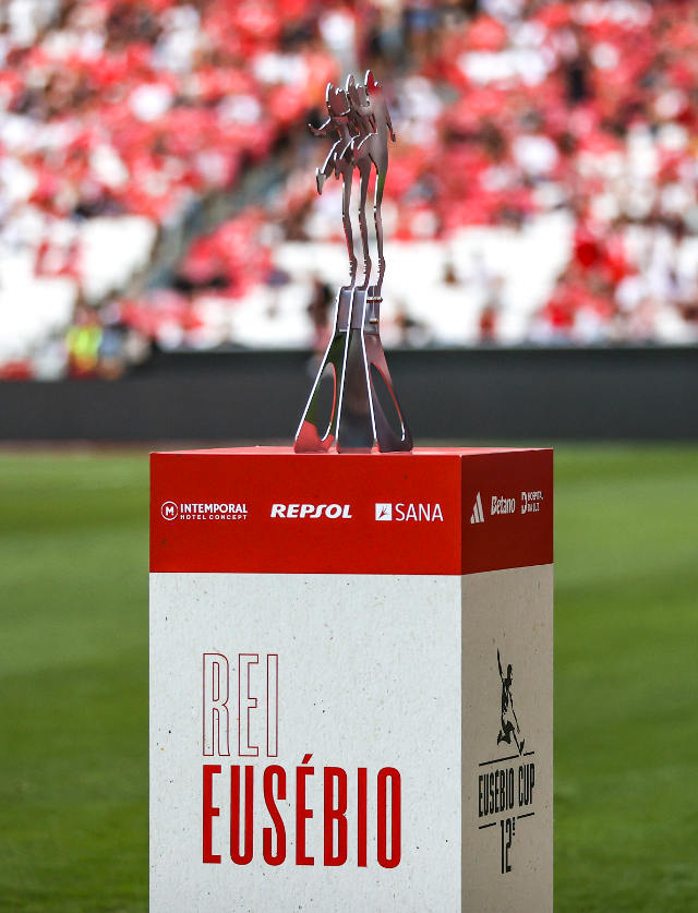 Trof&#233;u da Eus&#233;bio Cup