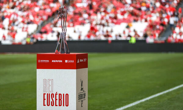 Trof&#233;u da Eus&#233;bio Cup