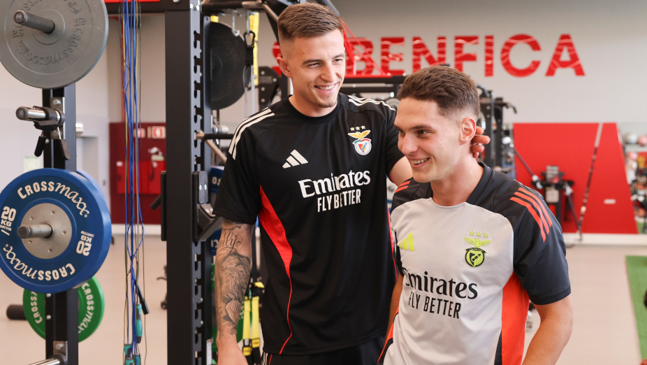 Sudakov no treino no Benfica Campus