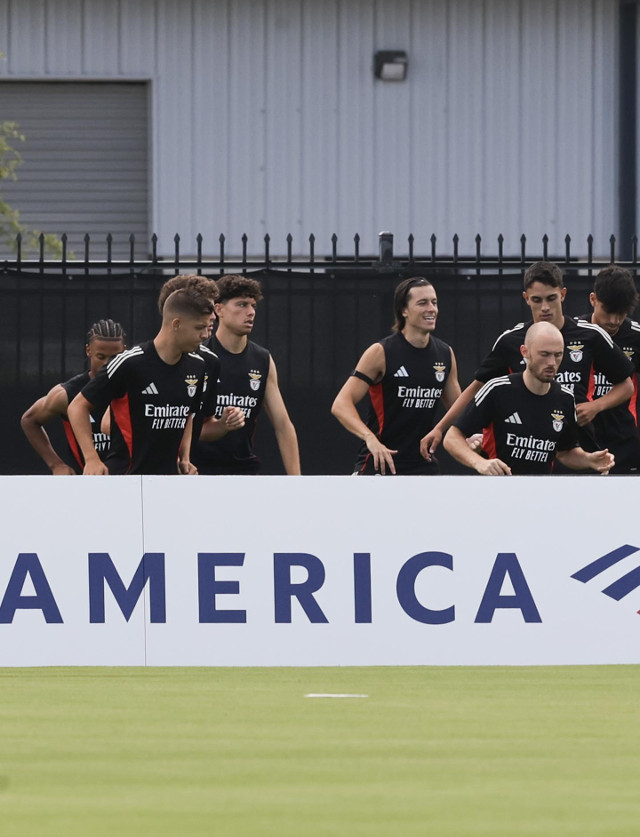 Jogadores do Benfica a treinar em Tampa