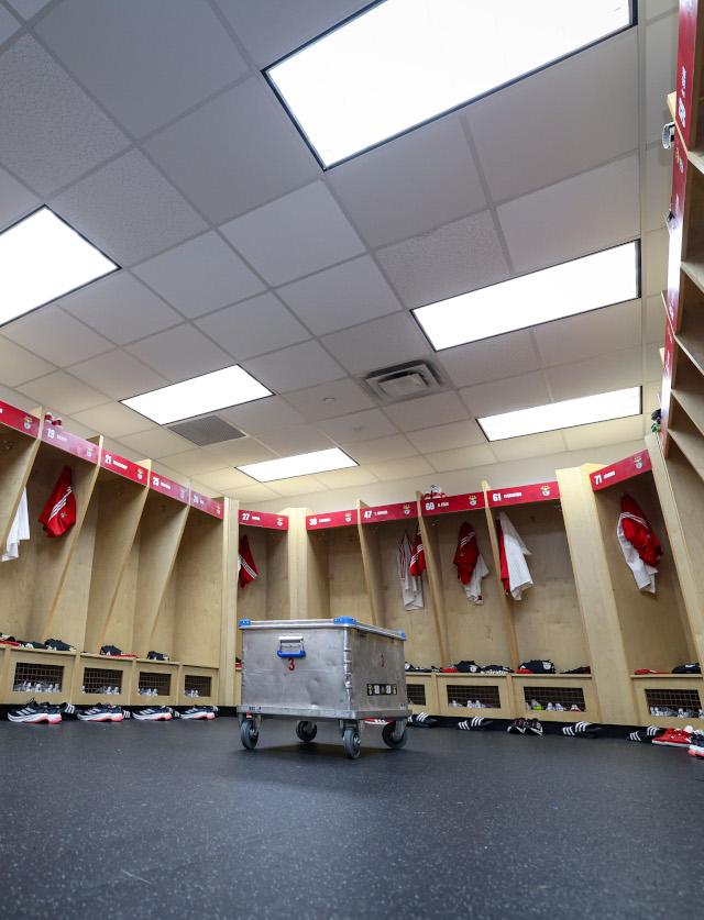 A los jugadores rojiblancos no les falta de nada en un espacio que se ha transformado en un peque&#241;o Benfica Campus