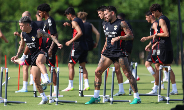 Sess&#227;o de trabalho da equipa do Benfica