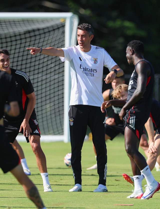 Bruno Lage ao centro